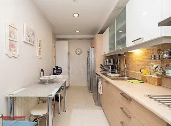 19 Mayıs Mah. Kadıköy Satılık Daire |  3+1 Oda | 145M2 19.250.000Tl  Krediye Uygun  | 9. Kat | Doğalgaz(Kombi) | 2 Banyo Resim-5