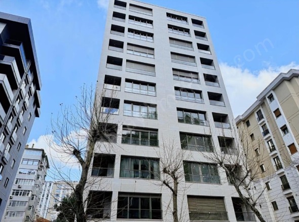 Kozyatağı Mah. Kadıköy Satılık Daire |  3+1 Oda | 135M2 28.000.000Tl  Krediye Uygun  | 8. Kat | Merkezi Isınma(Pay Ölçer) | 2 Banyo Resim-1