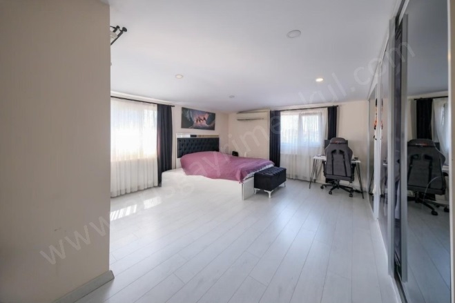 19 Mayıs Mah. Kadıköy Satılık Daire |  4+1 Oda | 160M2 23.000.000Tl  Krediye Uygun  | 8. Kat | Doğalgaz(Kombi) | 2 Banyo Resim-5