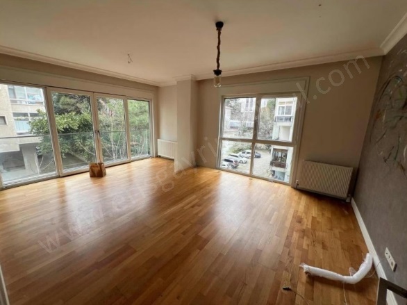 Göztepe Mah. Kadıköy Satılık Daire |  2+1 Oda | 95M2 17.600.000Tl  Krediye Uygun  | 3. Kat | Doğalgaz(Kombi) | 1 Banyo Resim-1