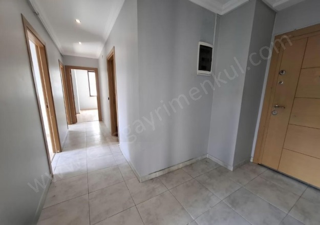 Göztepe Mah. Kadıköy Satılık Daire |  3+1 Oda | 100M2 22.500.000Tl  Krediye Uygun  | 1. Kat | Doğalgaz(Kombi) | 1 Banyo Resim-3