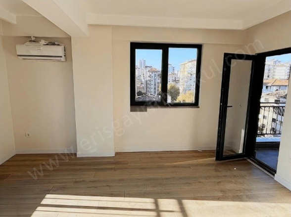 Kozyatağı Mah. Kadıköy Satılık Daire |  2+1 Oda | 75M2 12.650.000Tl  Krediye Uygun  | 8. Kat | Yerden Isıtma | 1 Banyo Resim-4