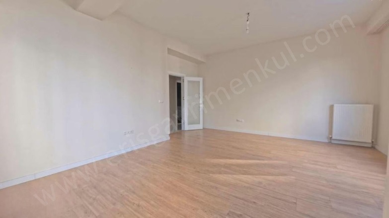 Bostancı Mah. Kadıköy Satılık Daire |  3+1 Oda | 110M2 20.750.000Tl  Krediye Uygun  | 2. Kat | Doğalgaz(Kombi) | 2 Banyo | 3 Yatak Odası Resim-3