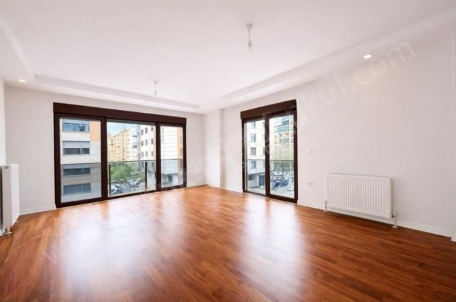 Kozyatağı Mah. Kadıköy Satılık Daire |  3+1 Oda | 120M2 15.900.000Tl  Krediye Uygun  | 3. Kat | Merkezi Isınma(Pay Ölçer) | 2 Banyo Resim-2