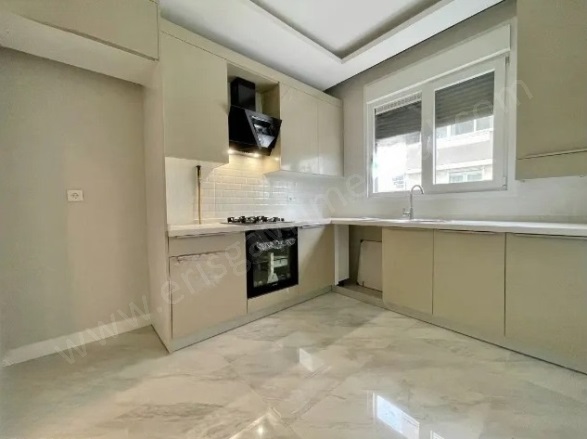 Sahrayıcedit Mah. Kadıköy Satılık Daire |  3+1 Oda | 130M2 21.250.000Tl  Krediye Uygun  | 8. Kat | Doğalgaz(Kombi) | 2 Banyo Resim-5