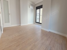 KADIKÖY İSTANBUL .... FENERYOLU MAH.DE SIFIR BALKONLU E.BANYOLU . BOŞ . 2+1 DAİRE