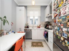 İSTANBUL KADIKÖY  ERENKÖY DE BALKON EBEVEYN BANYO KAT MÜLKİYET TAPULU GENÇ BİNA 3+1 DAİRE