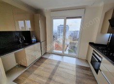 İSTANBUL KADIKÖY GÖSTEPEDE SALON MUTFAK VE ODALARDAN DENİZ MANZARALI 3+1