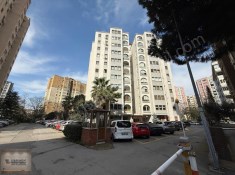 İSTANBUL KADIKÖY İnönü Cad. Site İçerisinde Mimari Dekorlu, Balkonlu 120 m² 2+1
