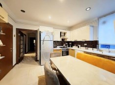 İSTANBUL KADIKÖY SUADİYEDE CADDEYE YAKIN YENİ BİNADA FERAH NET 100 m2 3+1