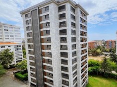 İSTANBUL KADIKÖY SUADİYE DE BAĞDAT CADDESİNE 200 M MESAFEDE 135 M2   3+1