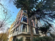 İSTANBUL KADIKÖY  SUADİYE EMİN ALİ PAŞA CAD 4+1 BAHÇE KULLANIMLI.