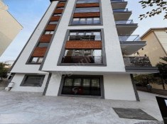 İSTANBUL KADIKÖY BOSTANCI MAH. MİNİBÜSE 2.BİNADA SIFIR MARMARAYA YAKIN 94m2 NET