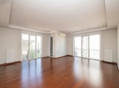BOSTANCIDA METROYA ÇOK YAKIN GENÇ BİNADA GENİŞ SATILIK 3+1 DAİRE