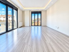 FIRSAT 3+1!!! KOZYATAĞINDA CADDE ÜZERİNDE 85 m² NET DAİRE
