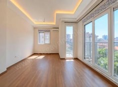 Bostancı da E 5 Minibüs cad. Arası Sıfır Binada 60 m2 Net 2+1 Balkonlu Daire