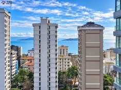 Suadiyede Cadde ve sahile komşu Deniz manzaralı satılık 3+1 Dire