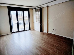 SUADİYE DE MARMARAY DUDULLU METRO YAKINI KOMBİLİ 2+1 DAİRE