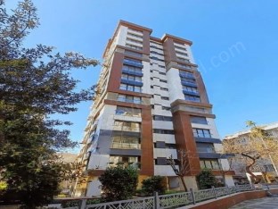 İSTANBUL KADIKÖY GÖZTEPE  3+1 GENİŞ BALKONLU SATILIK DAİRE