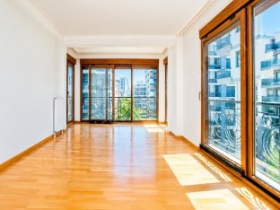 ERENKÖY MERKEZİ KONUMDA  6.KAT 3+1   BAĞDAT CADDESİNE YAKIN MARMARAY 1 DK , CADDE 5 DK