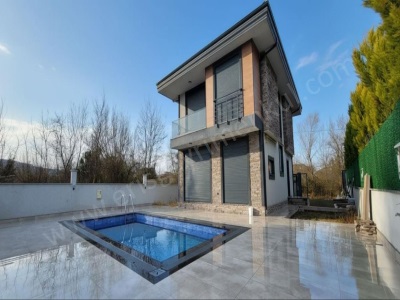 Sahil Tarafı Ahmetli Üsküdar Cd Yakın Müstakil 4+1 Havuzlu Satılık Villa Şile Mah