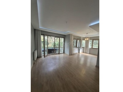 Boş Kadıköy 19 Mayıs Mahallesinde Balkonlu 3+1 Ebeveyn Banyolu İskanlı Satılık Daire Mah