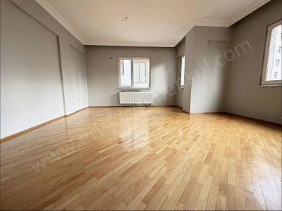 Kozyatağı Metro İstasyonuna Yakın Kombili 120 M2 Net 3+1 Kadıköy İstanbul Satılık Daire 19 Mayıs Mah