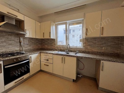 İstanbul Kadıköy Kozyatağı Nda 3+1 90 M2 Net İskanlı Ebeveyn Banyolu Satılık Daire Mah