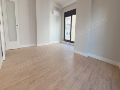 Kadıköy İstanbul Feneryolu Mah De Sıfır Balkonlu E Banyolu Boş 2+1 Satılık Daire