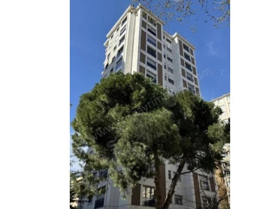 Kadıköy Erenköy Merkezi Konumda Ebeveyn Banyolu Balkonlu Satılık Daire 3+1 Sahrayıcedit Mah