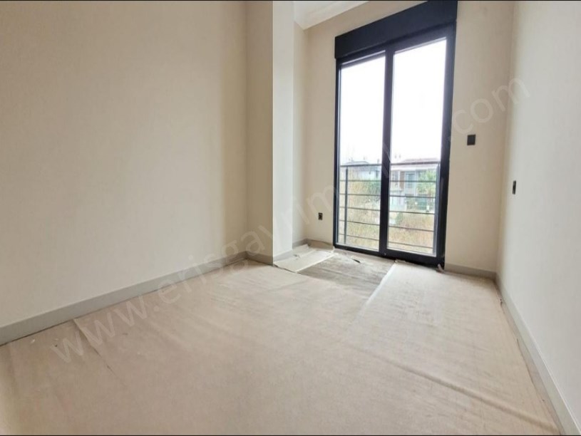 SAHİL TARAFI AHMETLİ ÜSKÜDAR CD YAKIN MÜSTAKİL 4+1 HAVUZLU VİLLA