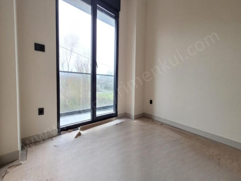 SAHİL TARAFI AHMETLİ ÜSKÜDAR CD YAKIN MÜSTAKİL 4+1 HAVUZLU VİLLA