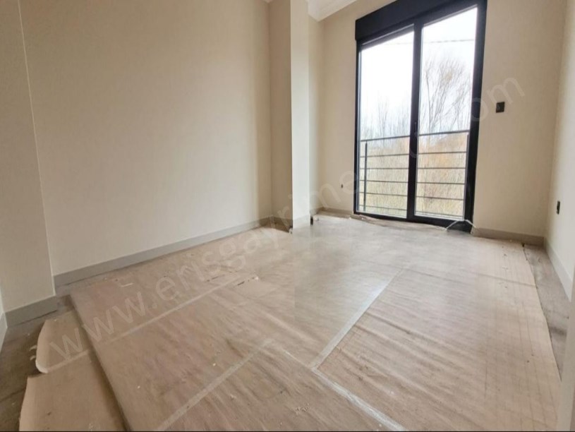 SAHİL TARAFI AHMETLİ ÜSKÜDAR CD YAKIN MÜSTAKİL 4+1 HAVUZLU VİLLA