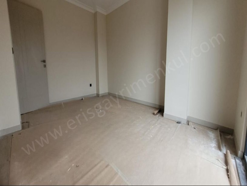 SAHİL TARAFI AHMETLİ ÜSKÜDAR CD YAKIN MÜSTAKİL 4+1 HAVUZLU VİLLA