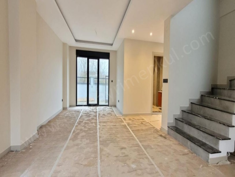 SAHİL TARAFI AHMETLİ ÜSKÜDAR CD YAKIN MÜSTAKİL 4+1 HAVUZLU VİLLA