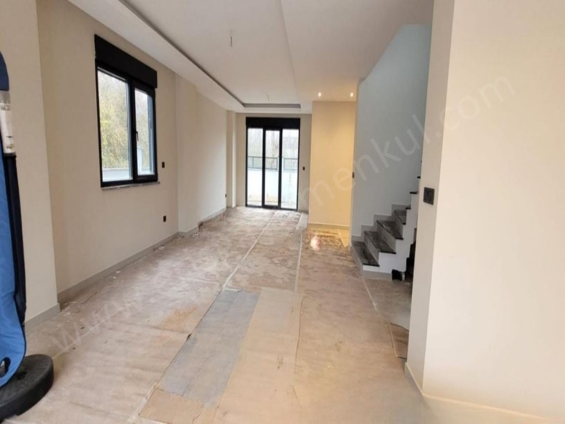 SAHİL TARAFI AHMETLİ ÜSKÜDAR CD YAKIN MÜSTAKİL 4+1 HAVUZLU VİLLA