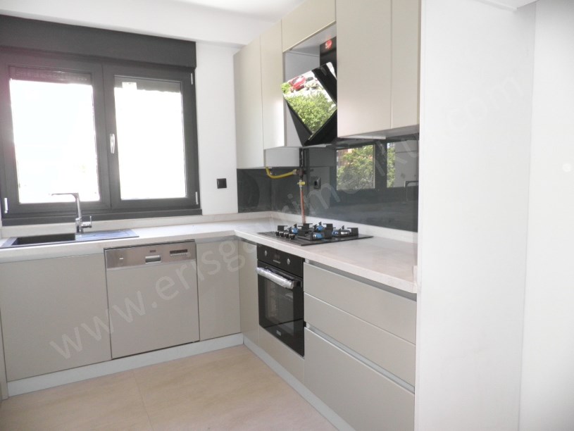 KOZZY AVM METRO İSTASYONU YAKIN FERAH 80 M2 NET 2+1 DAİRE