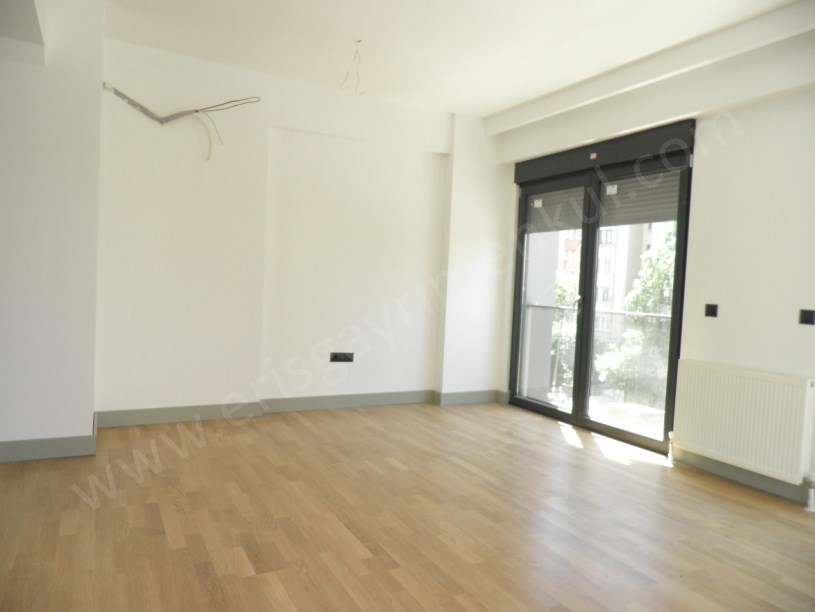 KOZZY AVM METRO İSTASYONU YAKIN FERAH 80 M2 NET 2+1 DAİRE