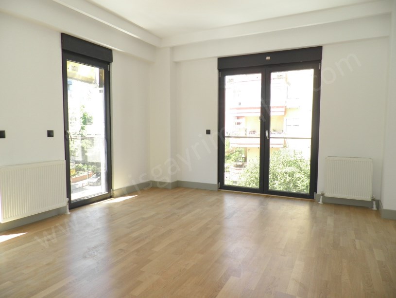 KOZZY AVM METRO İSTASYONU YAKIN FERAH 80 M2 NET 2+1 DAİRE