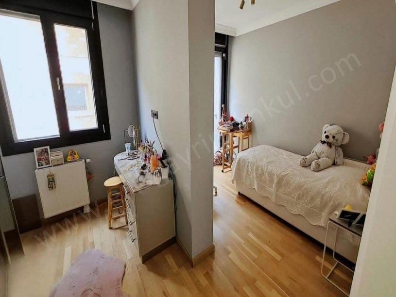 SUADİYEDE PRESTİJLİ YENİ BİNADA EBEVEYN BANYOLU İSKANLI 3+1 SATILIK BİNA