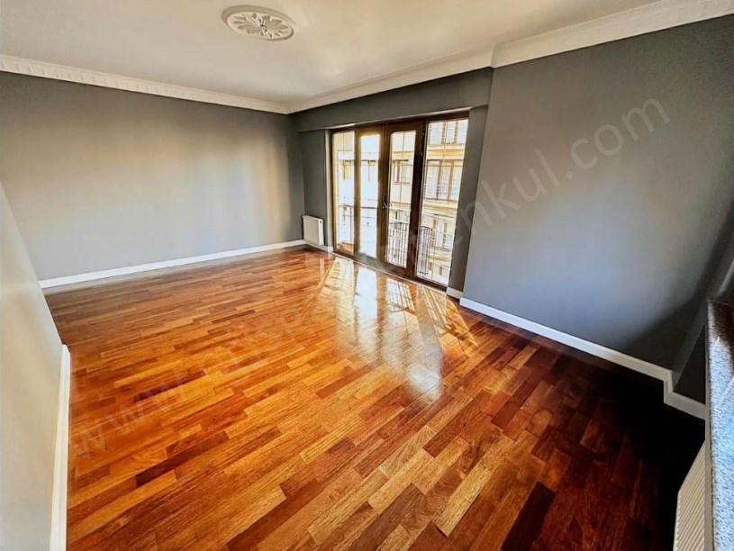 BOŞ.. KOZYATAĞINDA SİTE ÖZELLİKLİ 724 GÜVENLİK AÇIK HAVUZ İSKAN