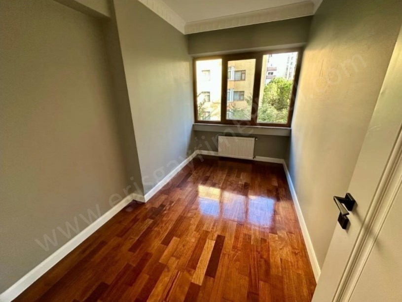 BOŞ.. KOZYATAĞINDA SİTE ÖZELLİKLİ 724 GÜVENLİK AÇIK HAVUZ İSKAN