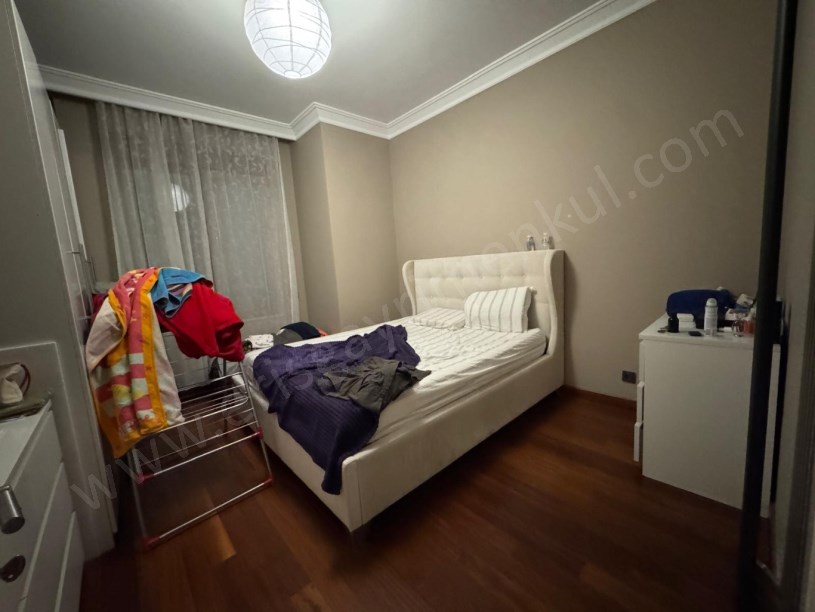 CADDEBOSTAN SAHİLDE 2,5+1, NET 96M2 KAPALI GARAJ VE DEPO ALANI