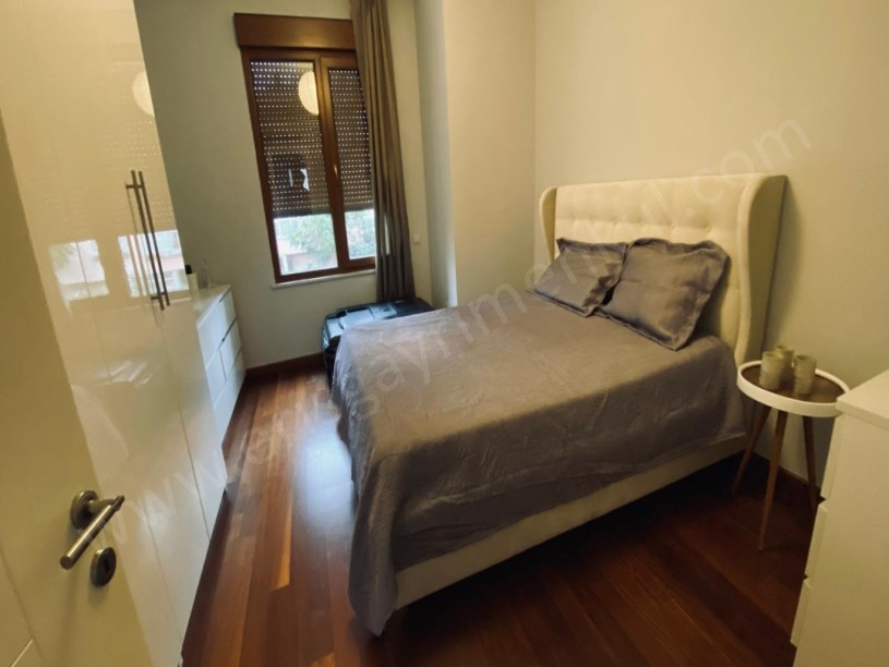 CADDEBOSTAN SAHİLDE 2,5+1, NET 96M2 KAPALI GARAJ VE DEPO ALANI