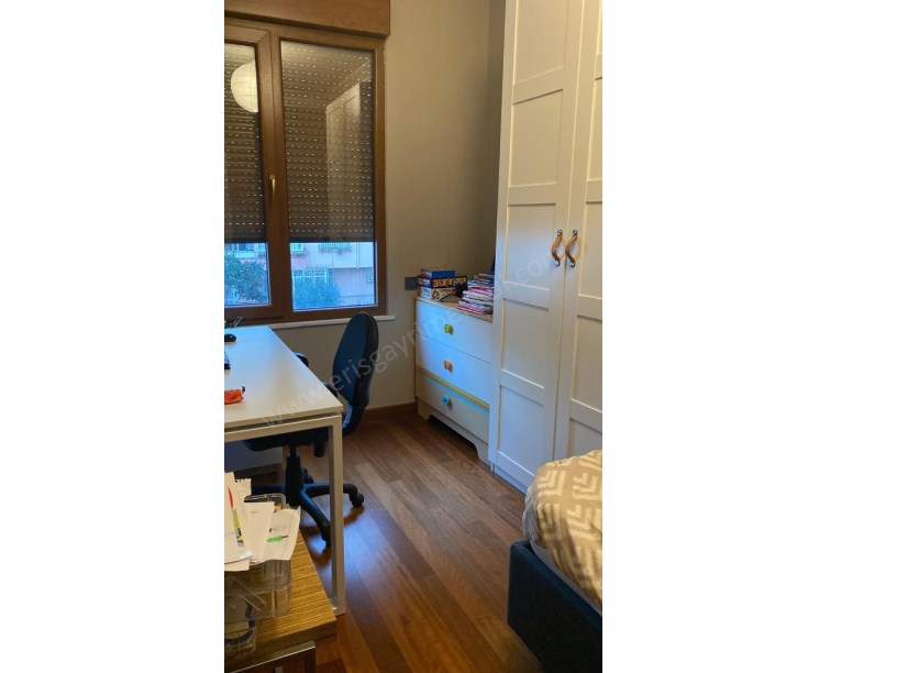 CADDEBOSTAN SAHİLDE 2,5+1, NET 96M2 KAPALI GARAJ VE DEPO ALANI