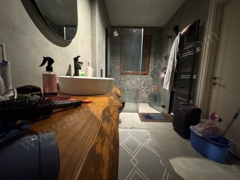 CADDEBOSTAN SAHİLDE 2,5+1, NET 96M2 KAPALI GARAJ VE DEPO ALANI