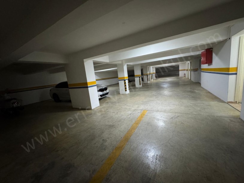 CADDEBOSTAN SAHİLDE 2,5+1, NET 96M2 KAPALI GARAJ VE DEPO ALANI