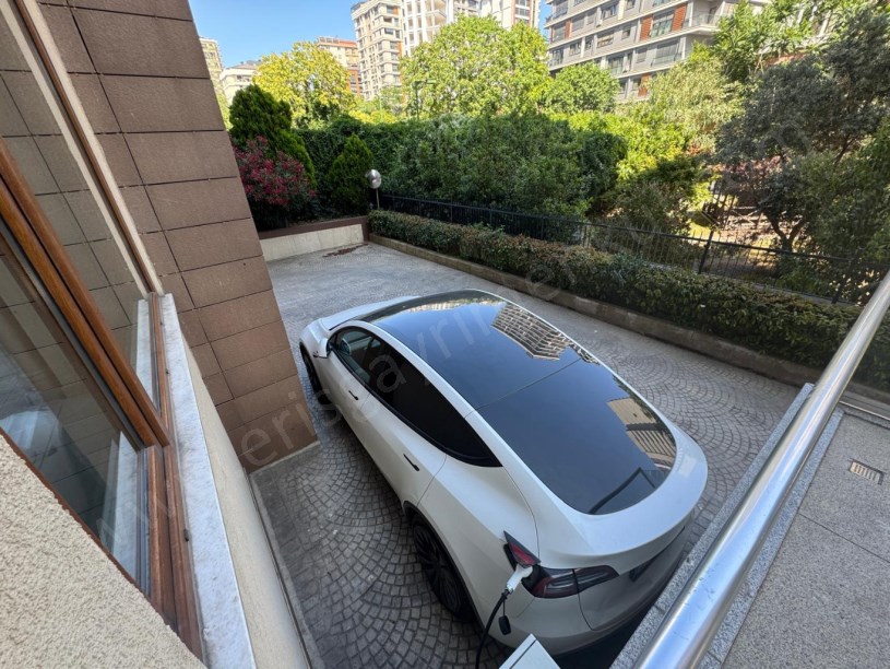 CADDEBOSTAN SAHİLDE 2,5+1, NET 96M2 KAPALI GARAJ VE DEPO ALANI