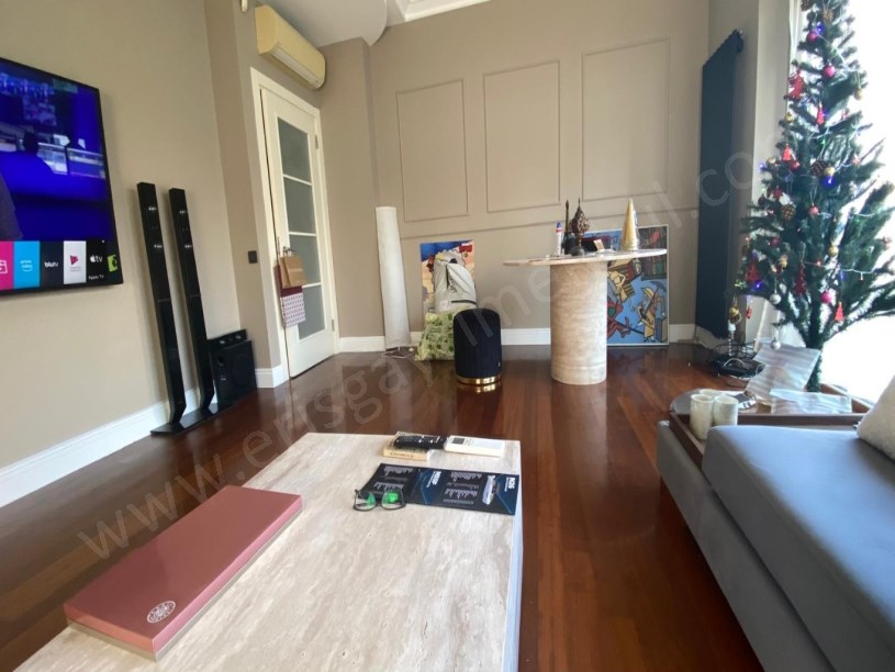 CADDEBOSTAN SAHİLDE 2,5+1, NET 96M2 KAPALI GARAJ VE DEPO ALANI