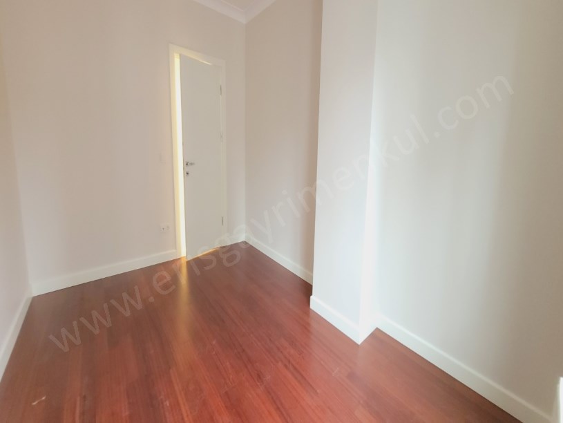 ŞAŞKINBAKKAL SAHİLDE 3YILLIK BİNA DA 3+1 NET 120M2